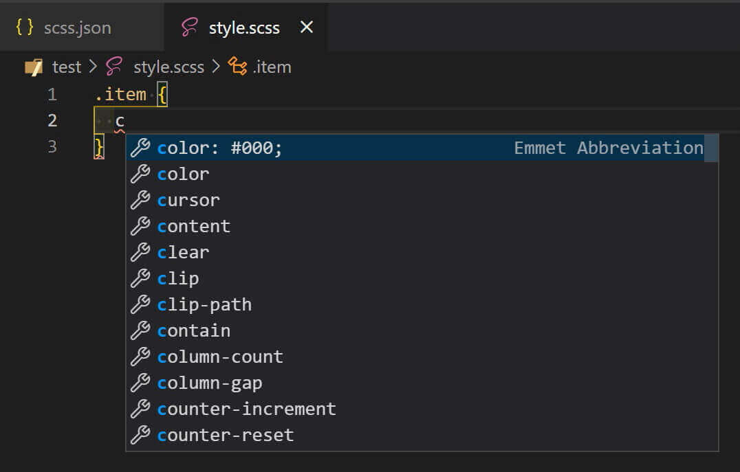 VSCodeで『c』と入力（スニペット登録前）